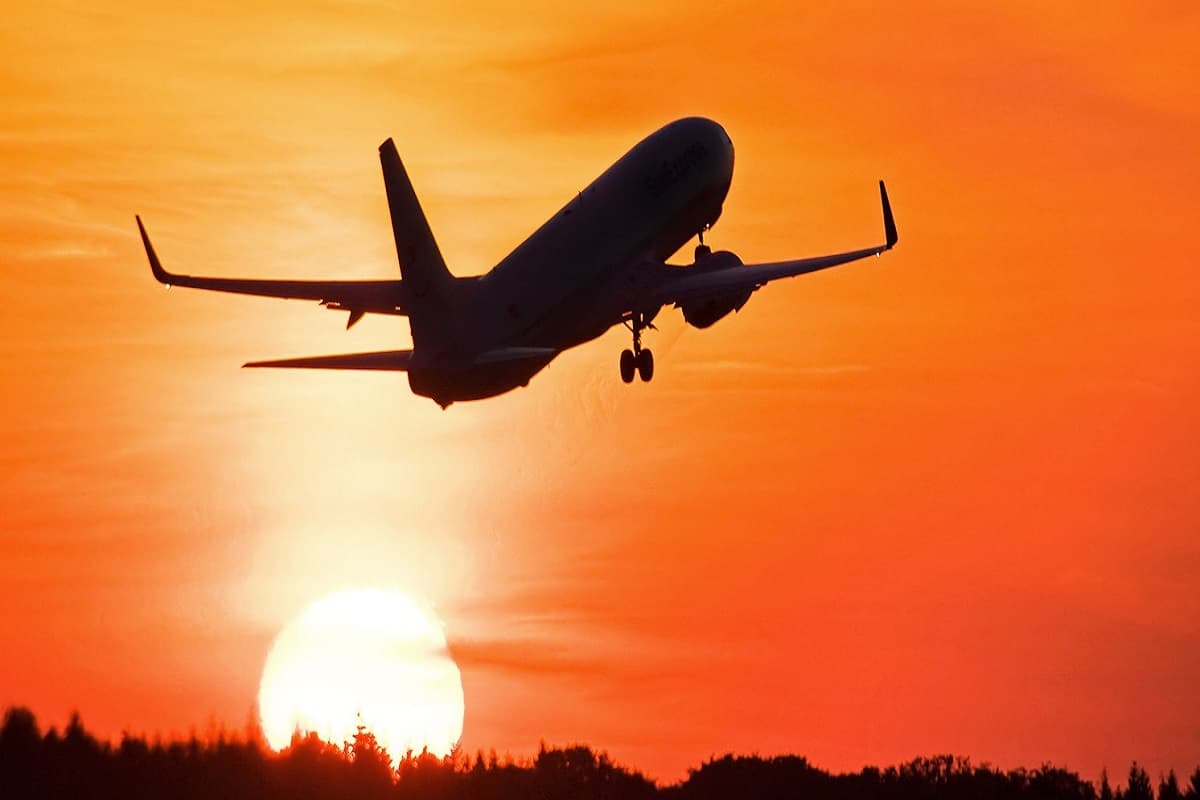 Raipur to Mumbai Flight: रायपुर से मुंबई जाने वाली विमान की हुई इमरजेंसी लैंडिंग, आनन-फानन में उतारा गया नागपुर में, जानें क्या है कारण