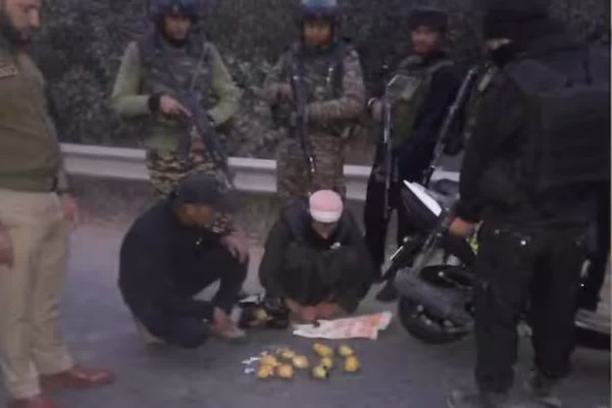 Jammu-Kashmir News : दिवाली पर घाटी को दहलाने का था प्लान, ग्रेनेड्स के साथ पुलिस के हत्थे चढ़ा, कट्टरपंथियों का सहयोगी