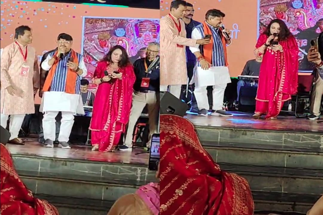 Kailash Vijayvargiya Video : ‘तुम रूठा न करो मेरी जाँ मेरी जान निकल जाती है..’ कैलाश विजयवर्गीय ने बिखेरा सुरों का जादू, पत्नी के लिए मंच से गाया रोमांटिक गाना, देखें वीडियो