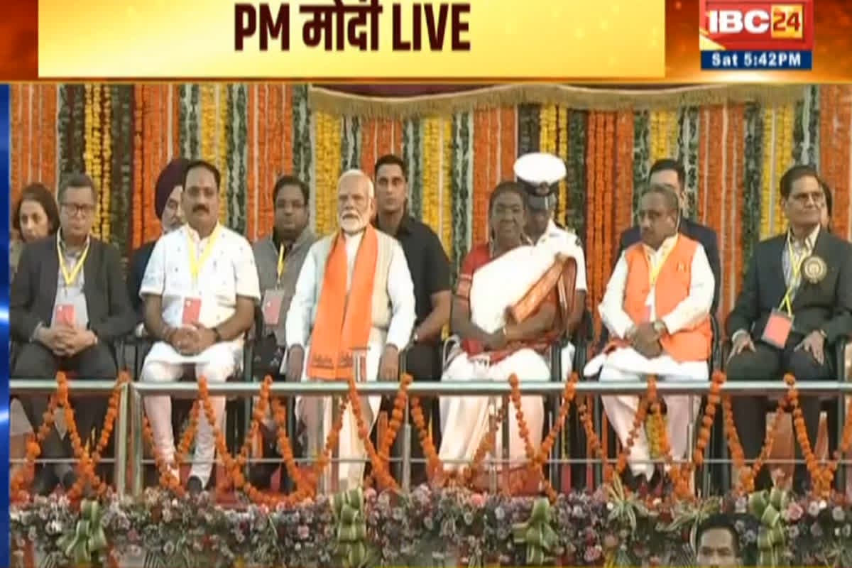 Today News and Live Updates 12 October : दिल्ली के रामलीला मैदान पहुंचे पीएम मोदी और राष्ट्रपति द्रौपदी मुर्मू, देशवासियों को दी दशहरा की शुभकामनाएं