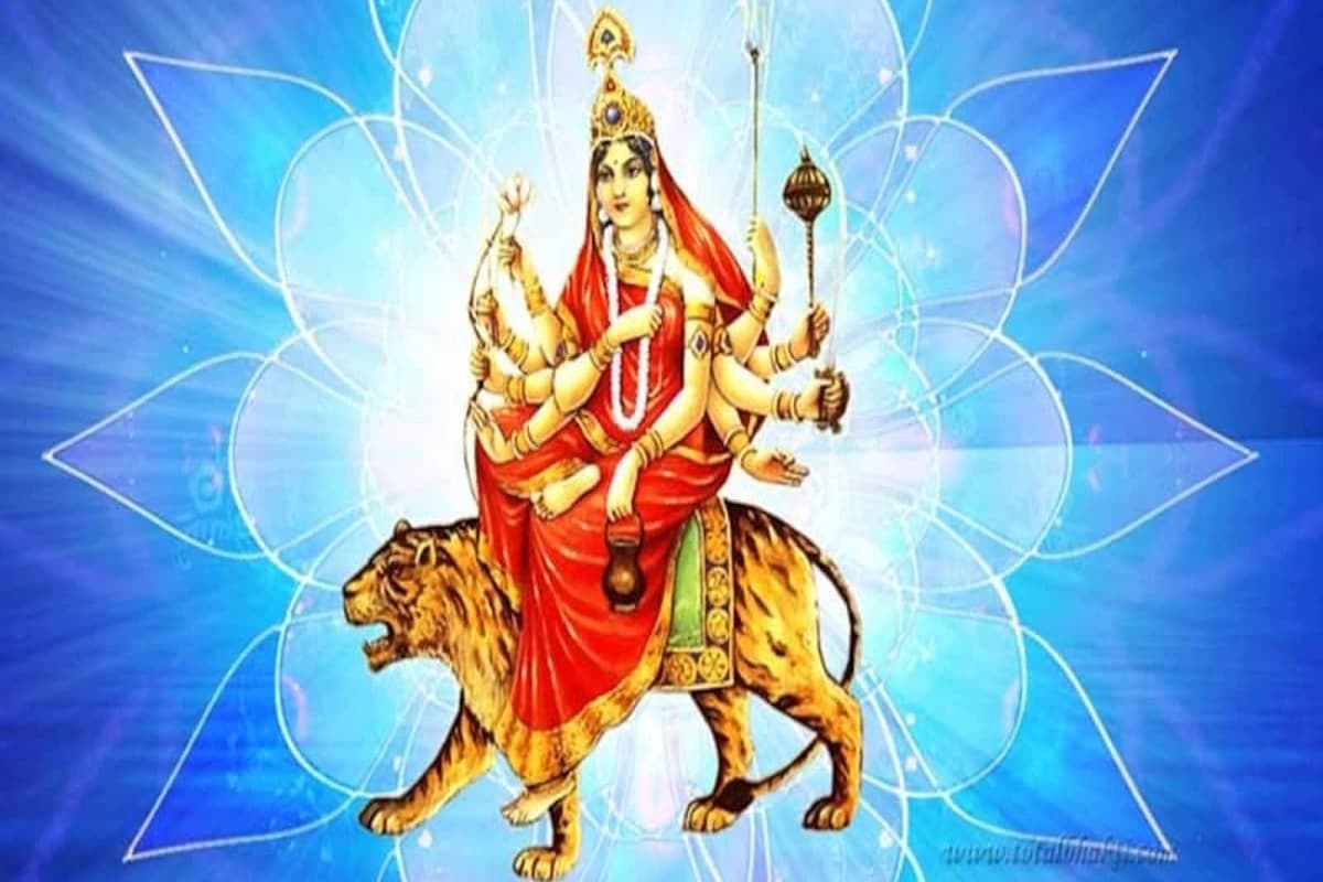 Shardiya Navratri 2024 3rd Day: नवरात्रि के तीसरे दिन करें मां चंद्रघण्टा की पूजा, जीवन के सभी संकट हो जाएंगे दूर