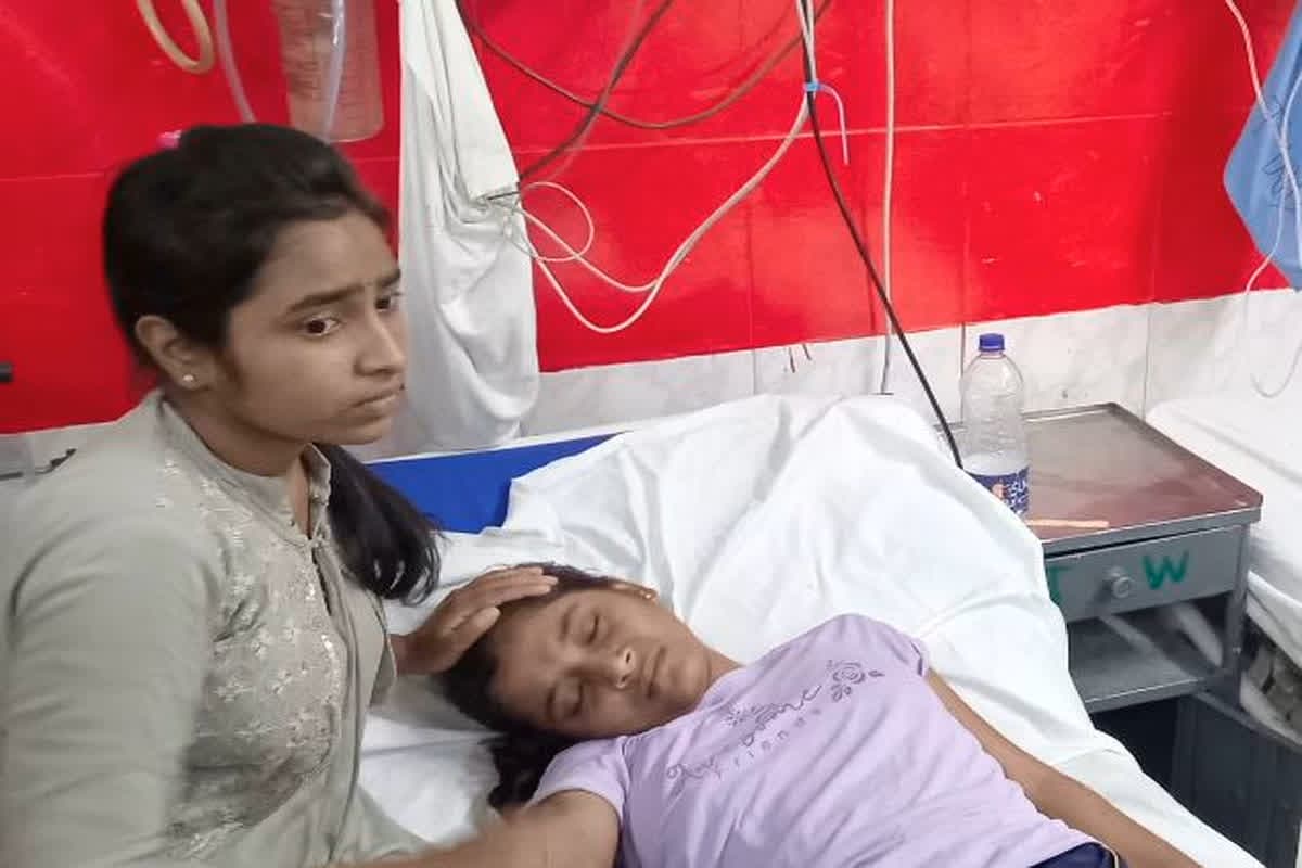 Maharashtra News : हॉस्टल का खाना खाने से बीमार हुई 50 छात्राएं, इलाज के लिए ले जाया गया अस्पताल, भोजन में पाई गई थी छिपकली