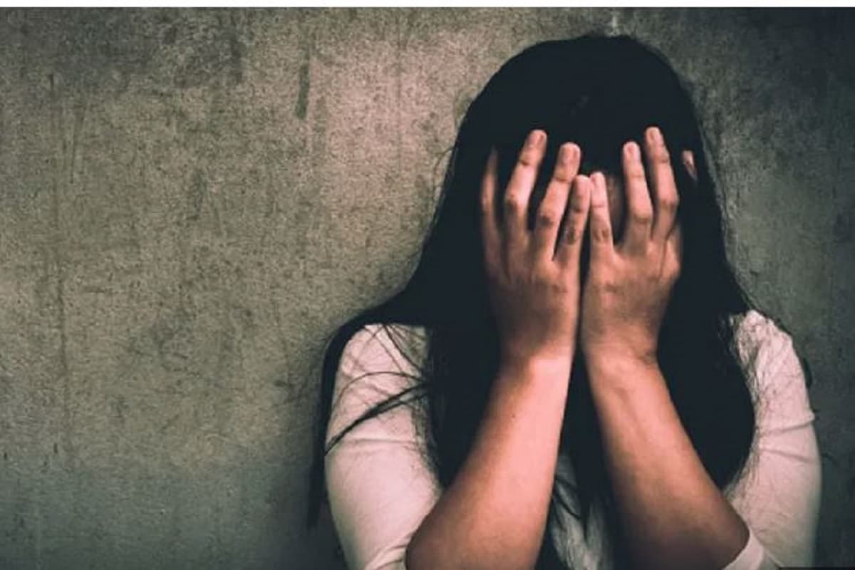 कॉलेज में जूनियर छात्रा से रेप का आरोपी गिरफ्तार, एक छात्रा ने ही अपने दोस्त से कार में कराया दुष्कर्म