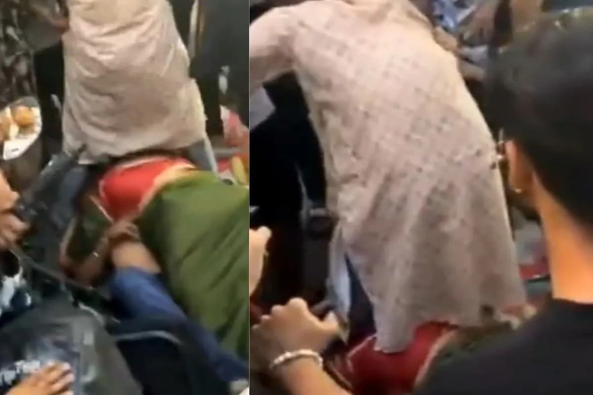 Mumbai Crime News: हाथ जोड़ते रहे पिता, बेटे के ऊपर लेटी मां, लेकिन भीड़ ने बेरहमी से पीट-पीटकर ले ली युवक की जान, देखें वीडियो