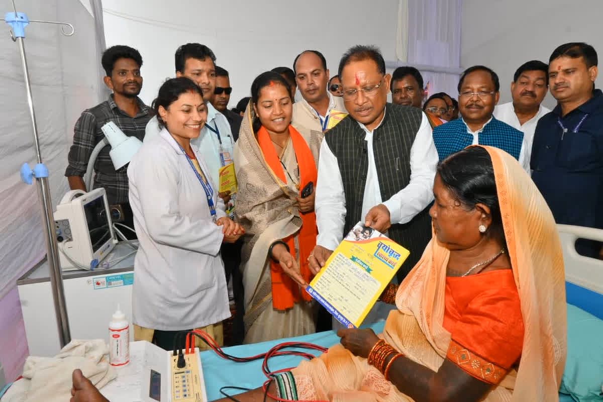 International Day for Older Persons 2024: अंतरराष्ट्रीय वृद्धजन दिवस पर सीएम साय ने किया सियानों का सम्मान, 187 करोड़ के विकास कार्यों की दी सौगात