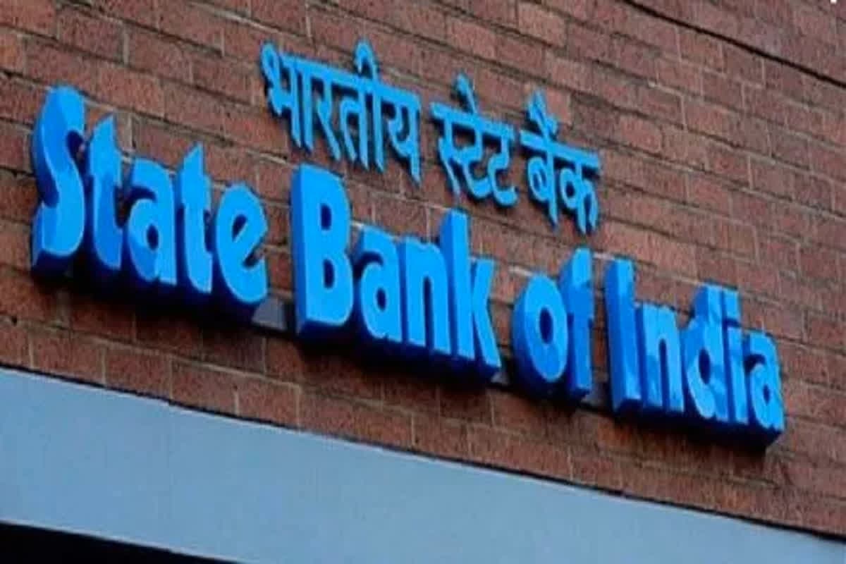 SBI Recruitment 2024: सरकारी नौकरी पाने का सुनहरा मौका, SBI करने जा रहा है 10 हजार कर्मचारियों की भर्ती, यहां देखें पूरी डिटेल्स