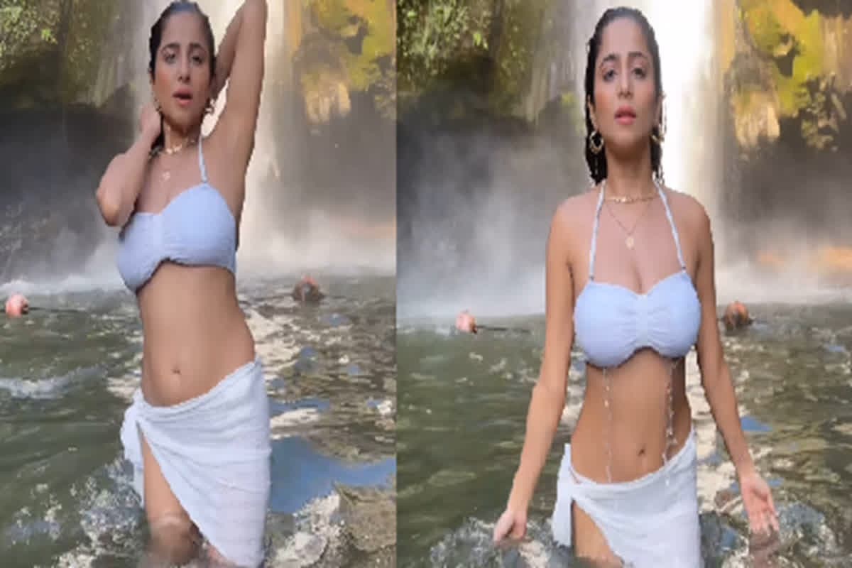 Kate Sharma Hot Video: Kate Sharma ने व्हाइट बिकिनी पहन पानी में लगाई आग, हॉट वीडियो देख यूजर्स के उड़े होश