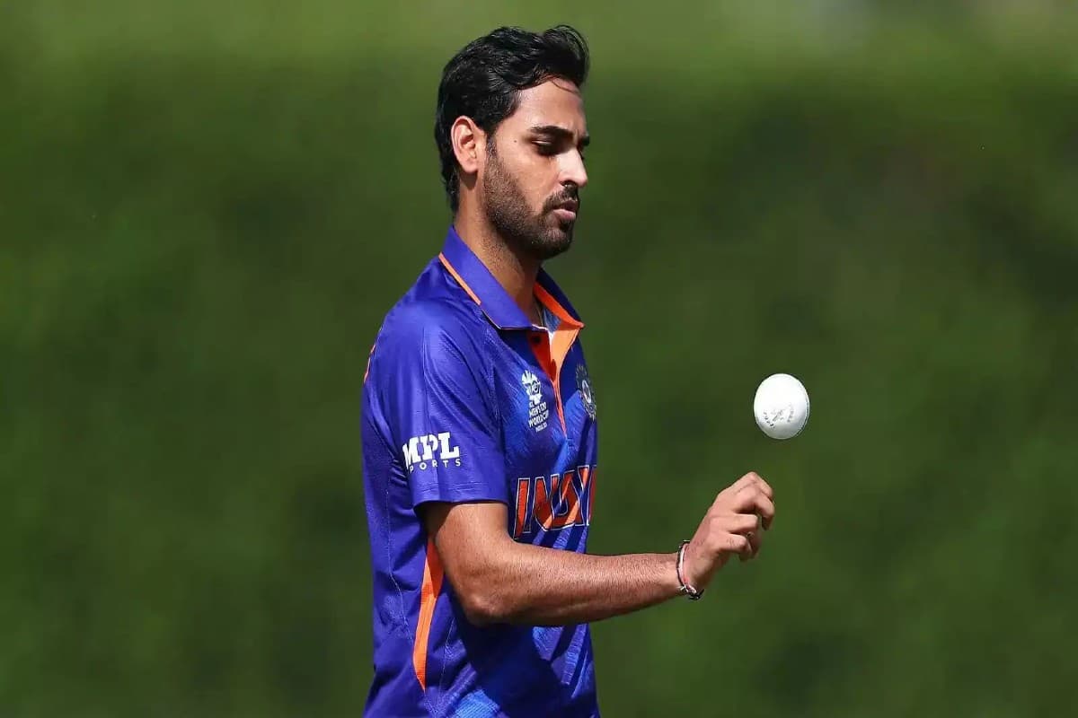 IPL Mega Auction Day 2 : विराट की बल्लेबाजी और भुवनेश्वर की स्विंग का दिखेगा रंग, 10.75 करोड़ में खरीदकर RCB ने किया टीम में शामिल