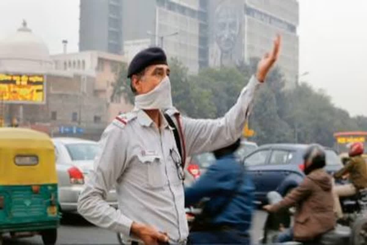 Delhi Air Pollution: राजधानी में एक्शन में आई ट्रैफिक पुलिस, GRAP-3 उल्लंघन करने वालों का काटा 1 करोड़ का चालान