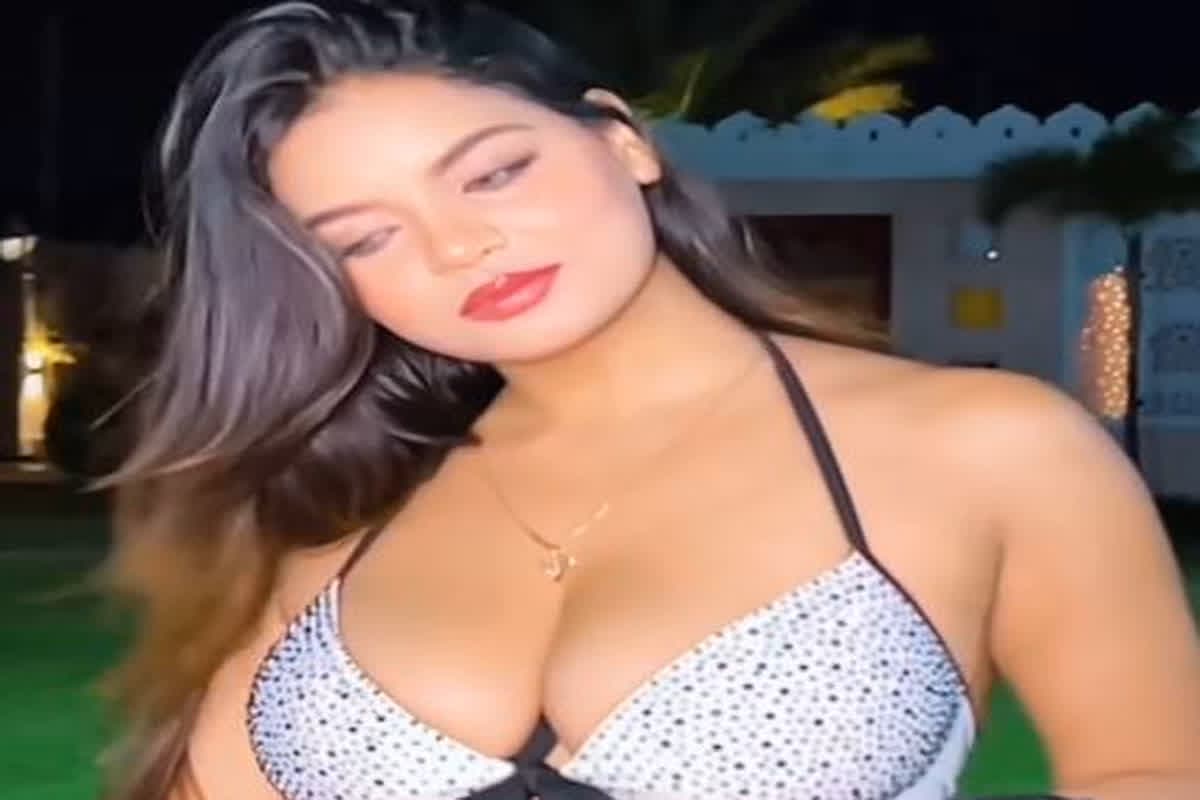 Desi Bhabhi Hot Sexy Video HD: देसी भाभी का वीडियो देखकर बूढ़ों में भी आ गई जवानी, आधी रात बनाया धड़कनें थमा देने वाला वीडियो
