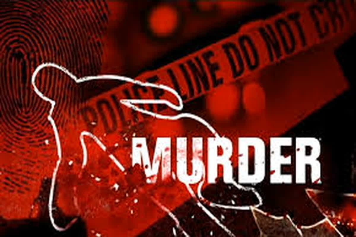 Triple Murder in Bijnor: प्रदेश के इस जिले में ट्रिपल मर्डर से फैली सनसनी, घर में घुसकर पति, पत्नी और बेटे की हत्या, सामने आया चौंकाने वाला वीडियो
