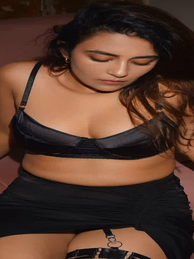 Jinal Joshi Sexy photo : जिनल जोशी ने ब्लैक ब्रा में शेयर की बोल्ड तस्वीरें, देखने वाले हुए मदहोश