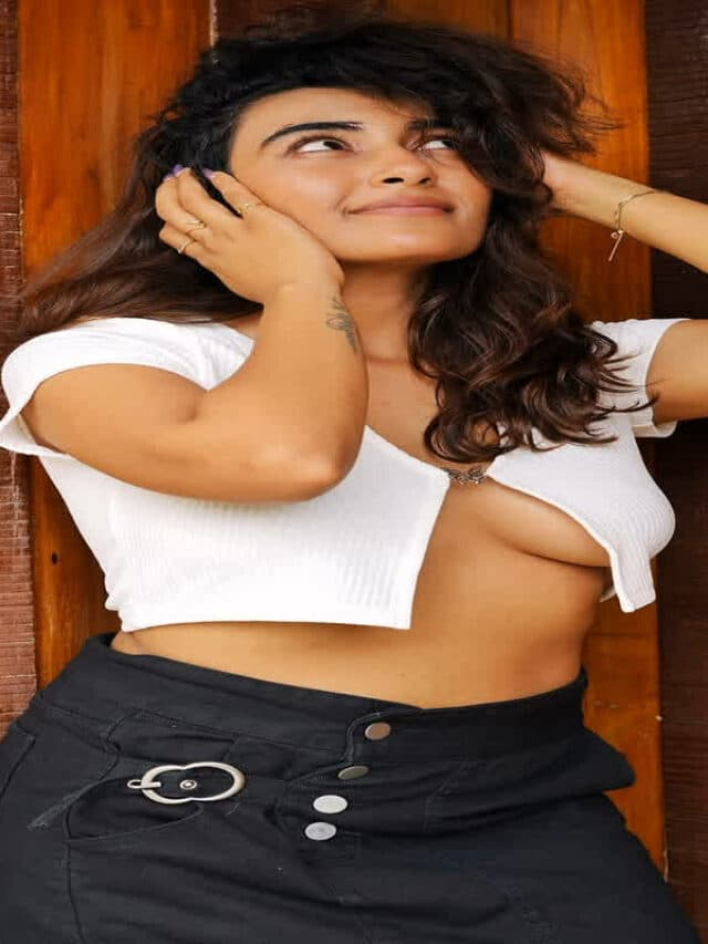 Jinal Joshi Sexy photo : जिनल जोशी ने क्रॉप टॉप में बिखेरा हुस्न का जलवा, अंदर नहीं पहना था कुछ भी, देखें हॉट तस्वीरें