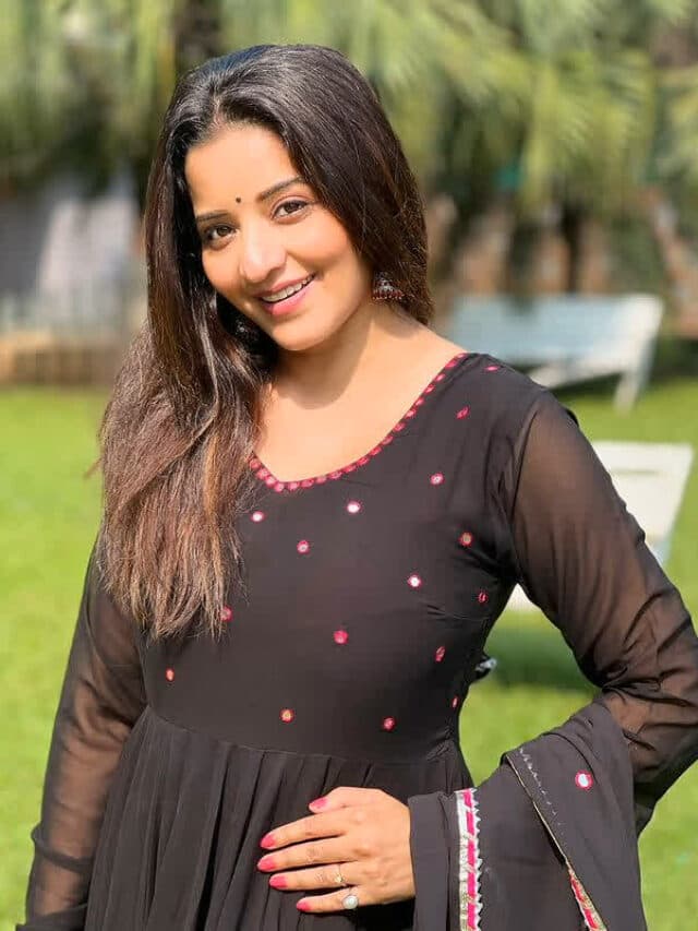 Monalisa Hot Pic: भोजपुरी क्वीन ने ब्लैक सूट में दिखाया मदमस्त अंदाज