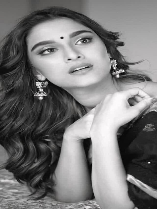 Saiee Manjrekar Hot Pics : ब्लैक साड़ी में सई मांजरेकर ने बिखेरा हुस्न का जलवा, दिलकश अदाएं देख फैंस हुए दीवाने