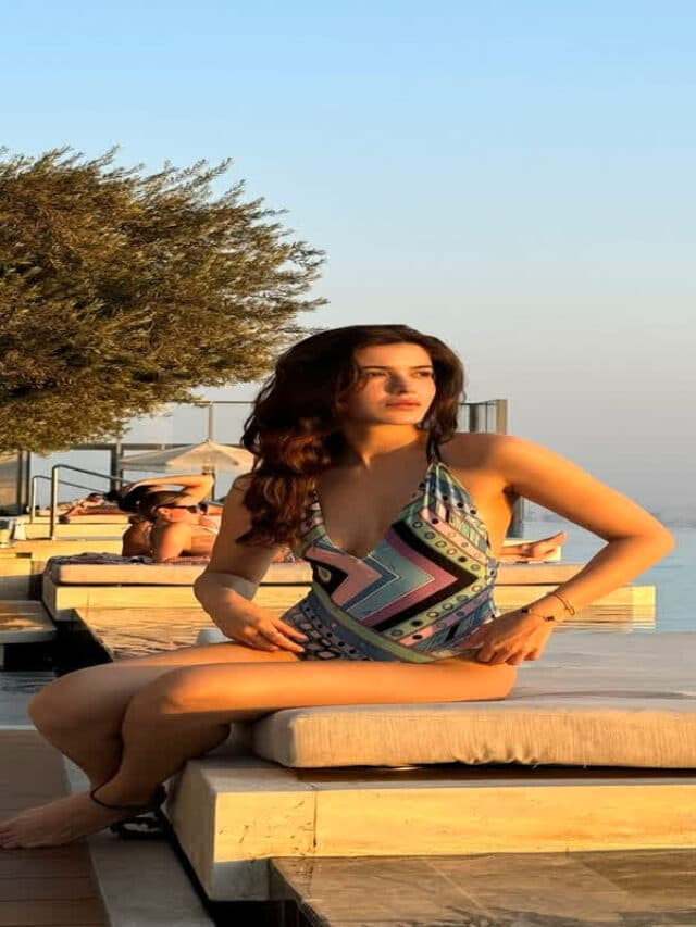 Shanaya Kapoor Hot Pics: मोनोकिनी पहन Shanaya Kapoor गिराई बिजली, हॉटनेस देख फैंस हुए बेकाबू