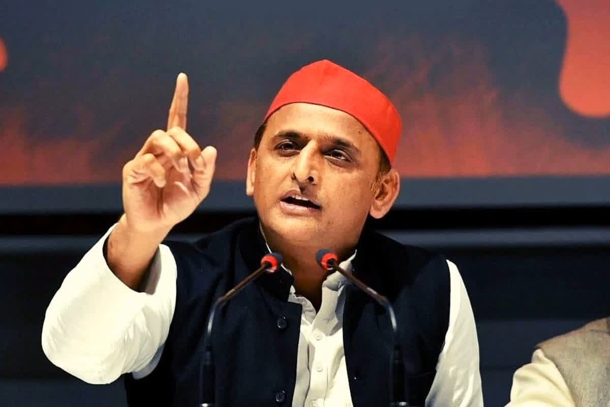 Akhilesh Yadav on Karni Sena: आगरा में करणी सेना का प्रदर्शन, अखिलेश यादव ने कहा- ‘करणी सेना का मतलब बीजेपी सेना’