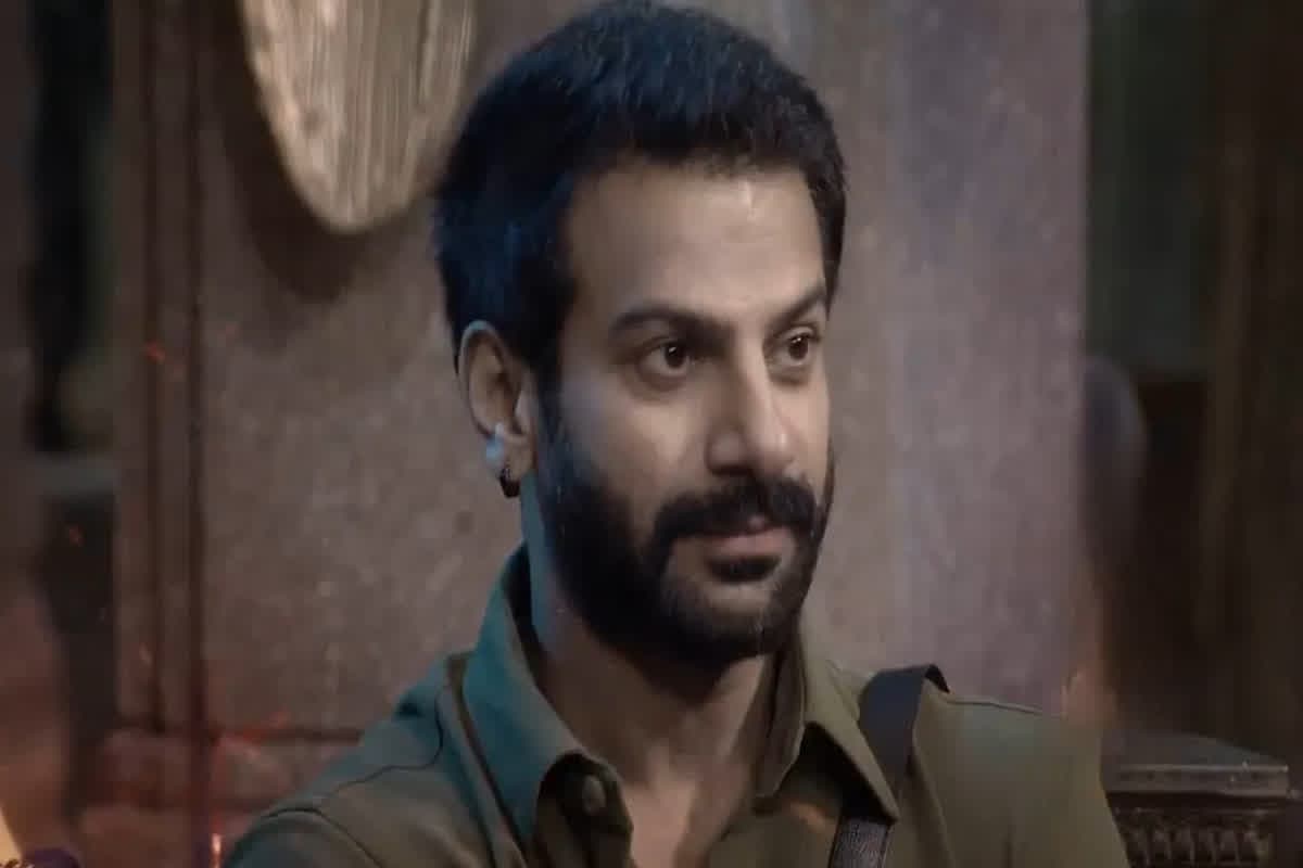 Bigg Boss 18 Today Episode: बिग बॉस के घर में एक और प्यार का इजहार.. करण वीर ने इस हसीना को कही दिल की बात, देखें वीडियो