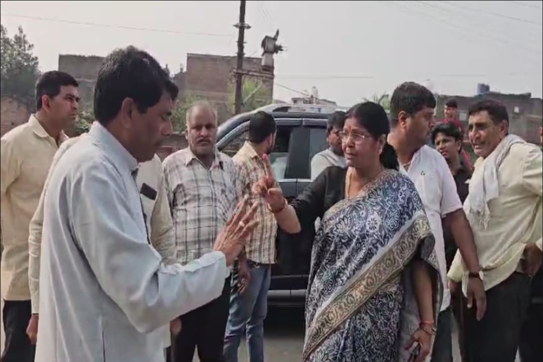 Morena Mayor Video : महापौर और बीजेपी के पार्षद में तीखी बहस.. मेयर पर लगाए भ्रष्टाचार और कमीशन के आरोप, देखें वीडियो