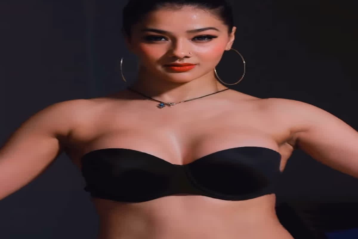 Bhojpuri Girl Sexy Video: भोजपुरी गर्ल ने सेक्सी अदाओं से लगाया बोल्डनेस का तड़का, पतली कमर देख मचल उठा फैंस का दिल, देखें ये हॉट वीडियो