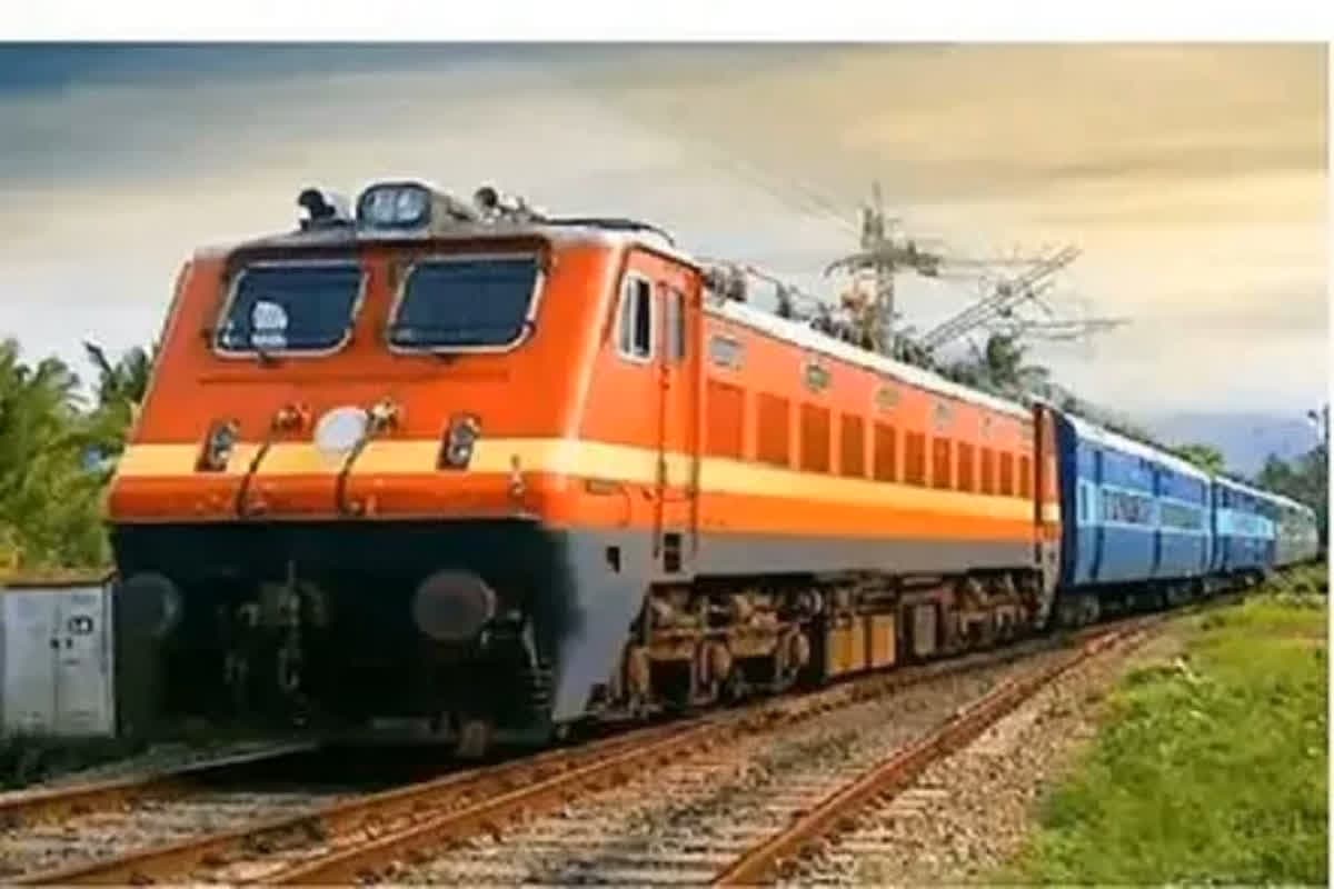 RRB Technician Vacancy 2025: सरकारी नौकरी की तलाश कर रहे युवाओं के लिए खुशखबरी, रेलवे में इन पदों पर निकली भर्ती, जल्द करें आवेदन