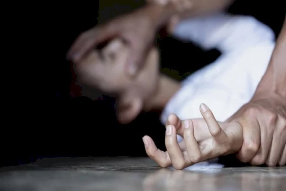 बहला फुसला कर लड़की को बैठाया मैजिक में.. फिर चलती गाड़ी में बनाया हवस का शिकार, ऐसे हुआ रेप का खुलासा