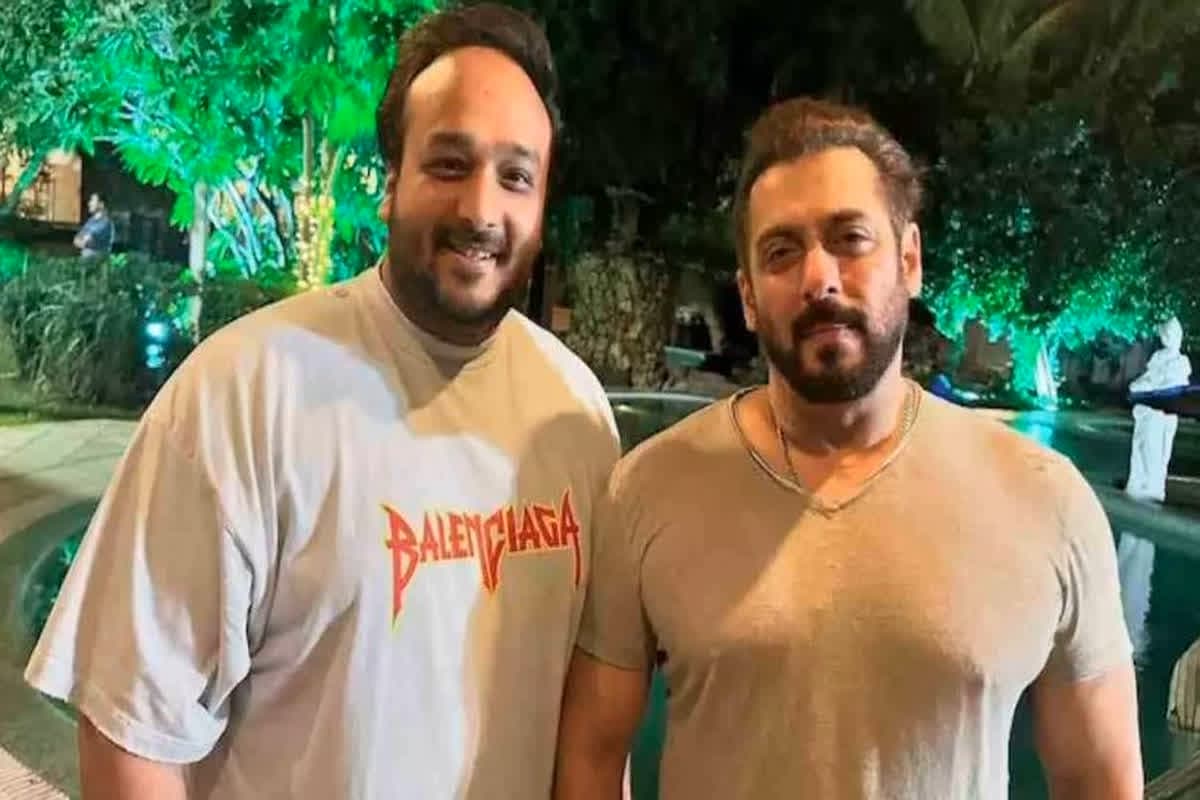 Zeeshan Siddiqui on Salman Khan : शाहरुख़ है फैमली फ्रैंड, लेकिन सलमान तो मेरे… जीशान सिद्दीकी ने भाईजान को लेकर किया बड़ा खुलासा