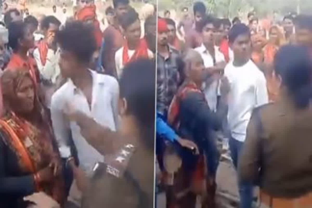 Tikamgarh Thappad Kand: ग्रामीणों और पुलिस के बीच हिंसक झड़प, थाना प्रभारी को युवक ने सरेआम जड़ा थप्पड़, घटना का वीडियो आया सामने
