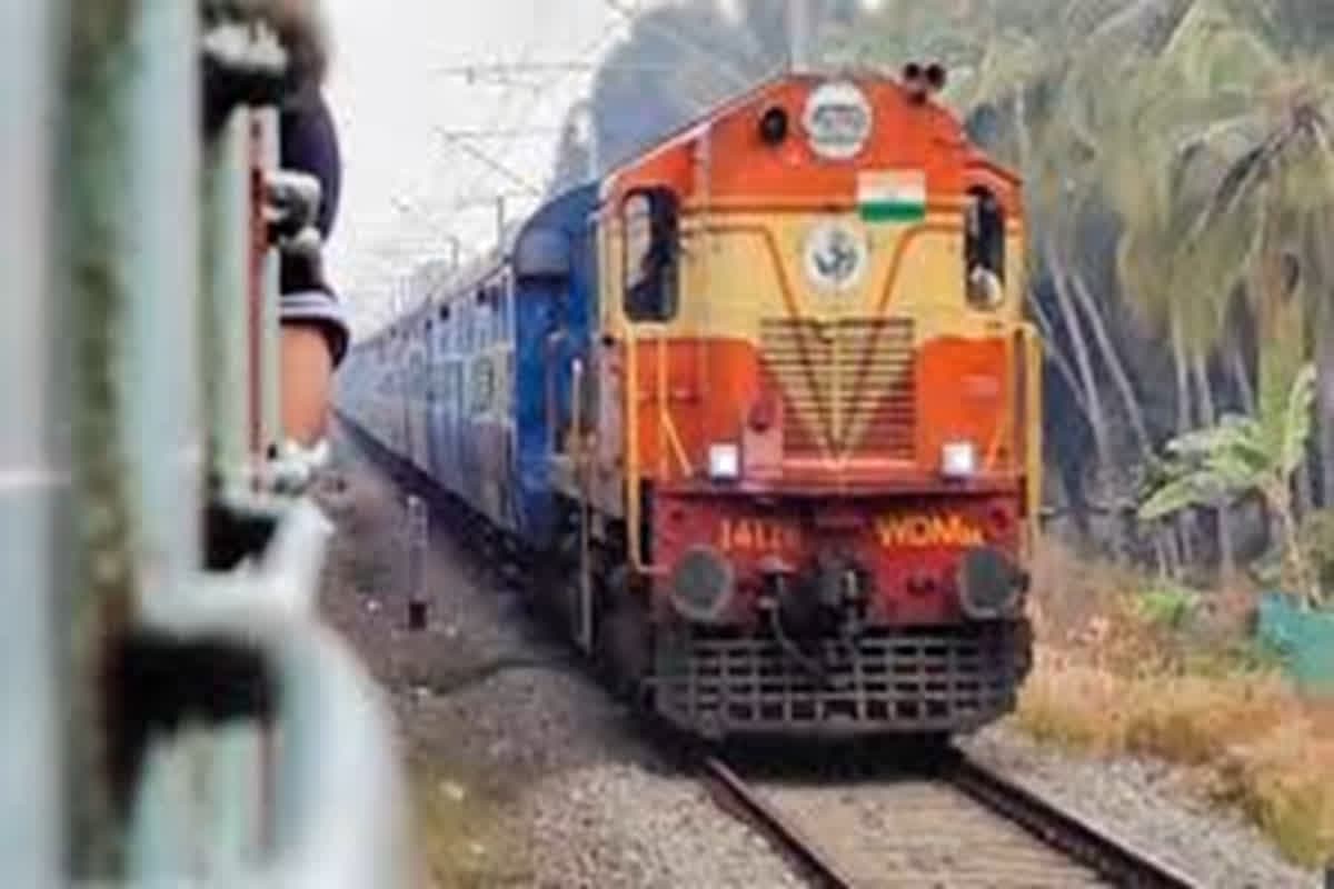 Special trains for chhath puja : छठ पूजा के लिए रेलवे की पहल, इन रूट पर चलेंगी स्पेशल ट्रेनें