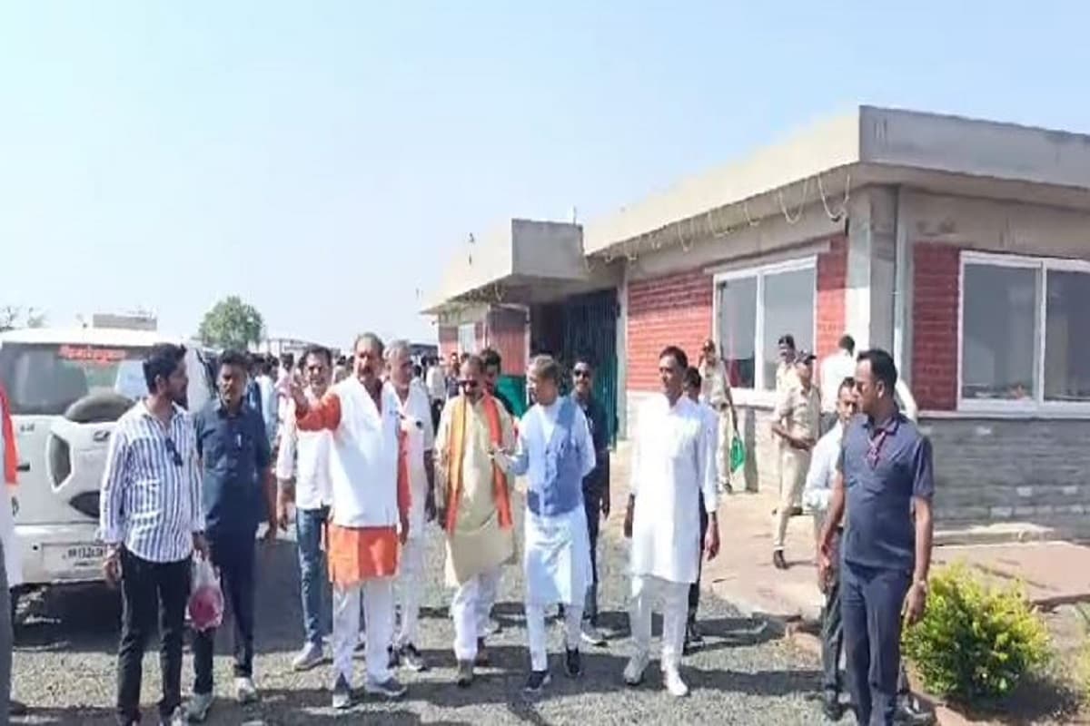 भाजपा के दो विधायकों के बीच कहासुनी का वीडियो वायरल, सीएम के आगमन से पहले हेलीपेड पर हुई बहस
