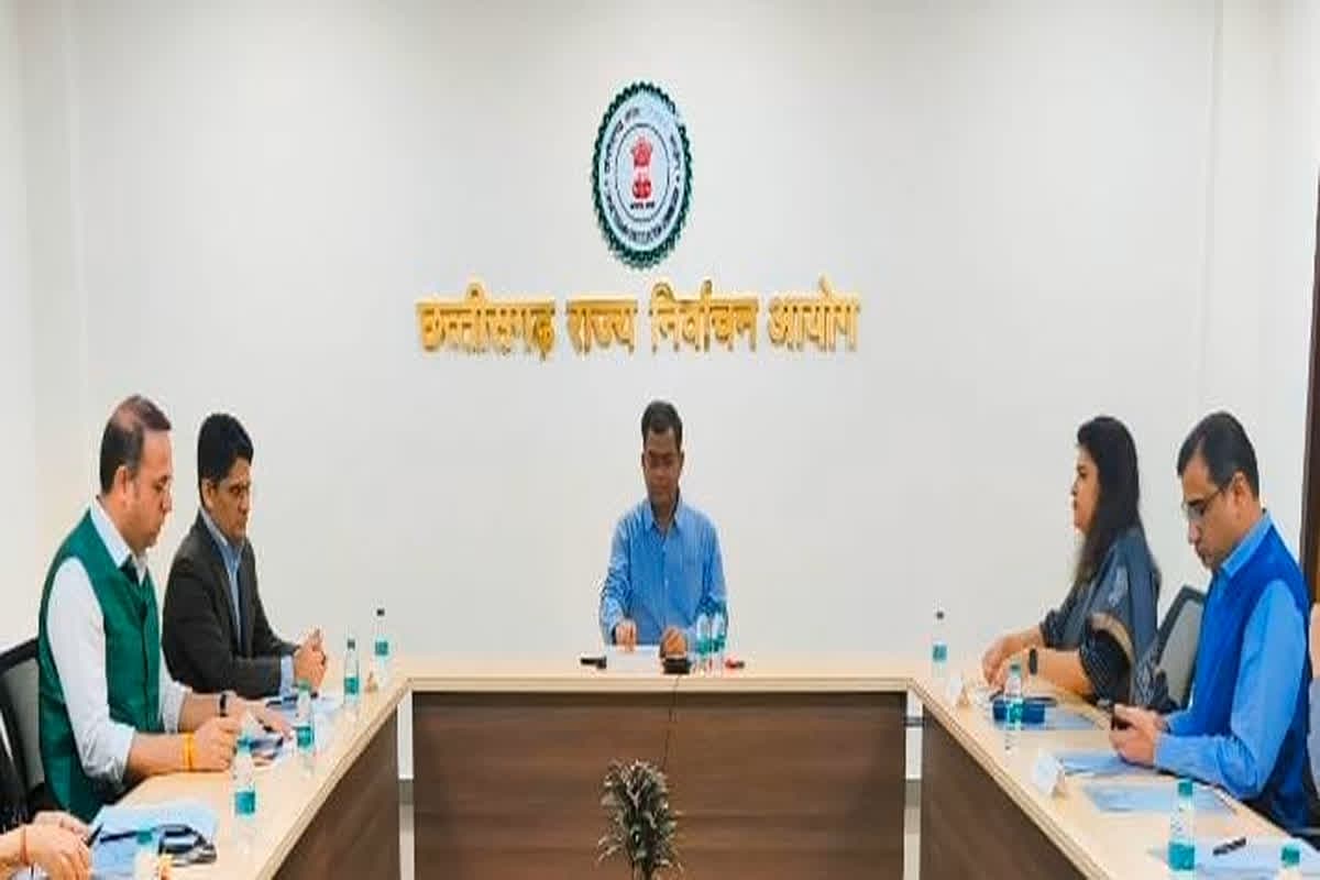CG Panchayat Chunav Update: पंचायत और निकाय चुनाव की तैयारियां तेज, आयुक्त ने ली बैठक, आरक्षण प्रक्रिया को लेकर अधिकारियों के दिए ये निर्देश