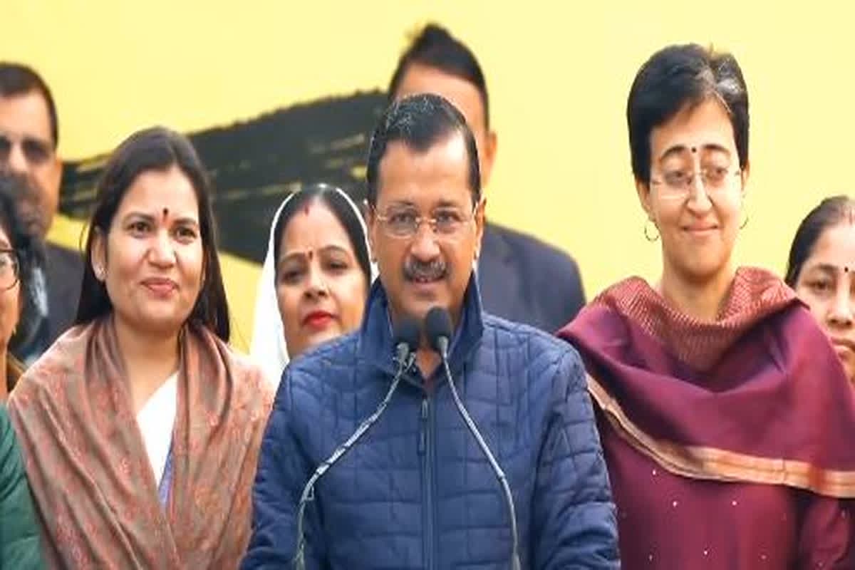 Mahila Samman Yojana: महिलाओं को अब हर महीने मिलेंगे 1000 रुपए, आज से लागू हो गई योजना, जानिए कब से खाते में आएगा पैसा