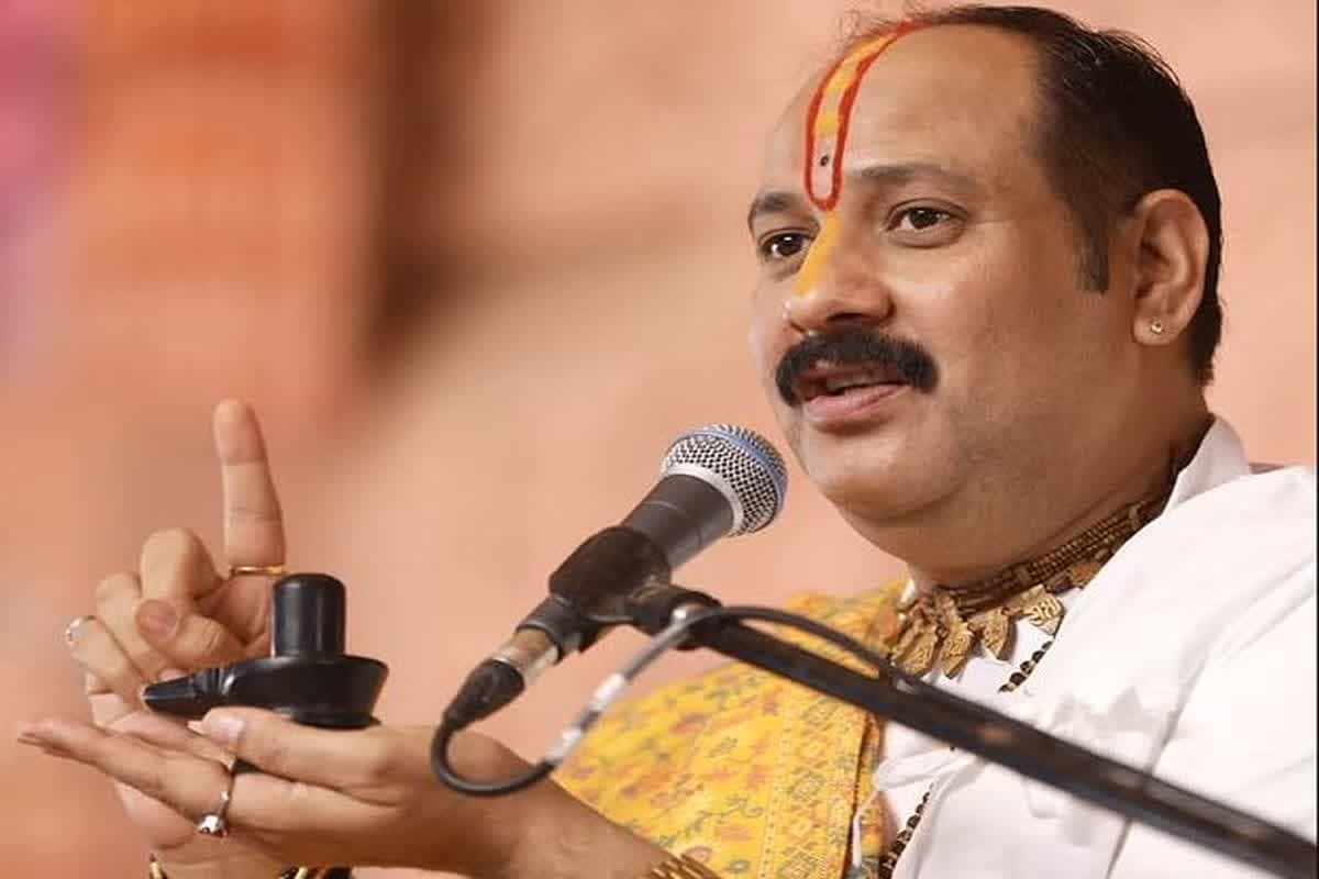 Pandit Pradeep Mishra Ke Upay in Hindi: पंडित प्रदीप मिश्रा ने बताया भगवान भोलेनाथ को प्रसन्न करने का अचूक उपाय, विधि-विधान से करें ये काम, हर मुराद होगी पूरी