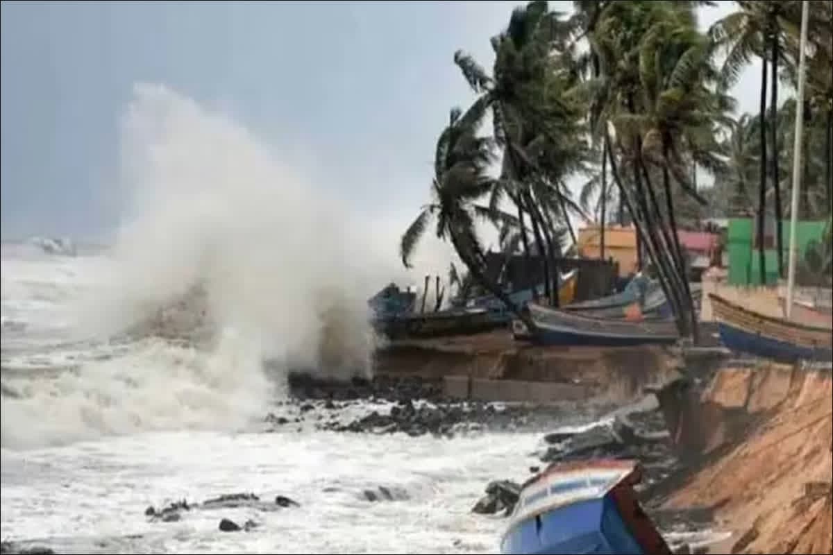 Cyclone Fengal Update Today: छत्तीसगढ़ सहित इन राज्यों में आज दिखेगा चक्रवाती तूफान ‘फेंगल’ का असर, तेज हवाओं के साथ होगी मूसलाधार बारिश