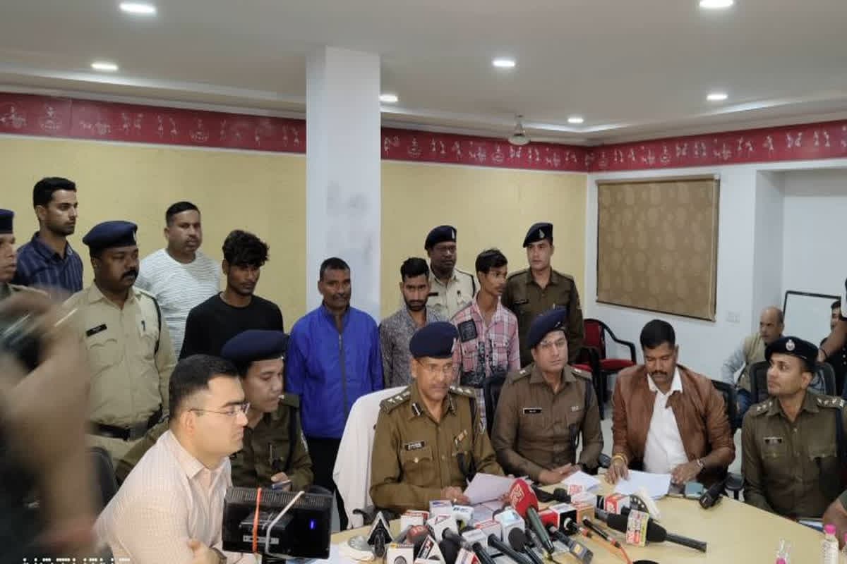 Raipur Double Murder News: राजधानी में हुए डबल मर्डर मामले में बड़ा खुलासा, पुलिस ने 2 नाबालिग समेत 6 आरोपियों को किया गिरफ्तार