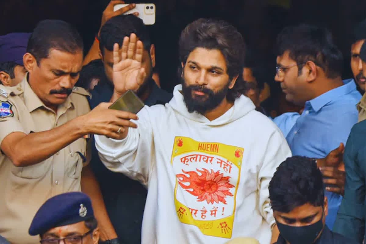 Allu Arjun Released From Jail: जमानत के बावजूद जेल में कटी अल्लू अर्जुन की रात, अब हुए रिहा, हाईकोर्ट ने इन शर्तों पर दी अंतरिम जमानत