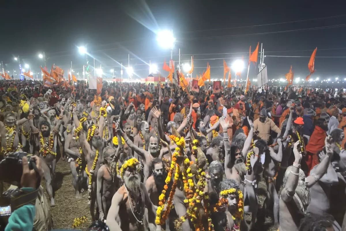 Naga Sadhu in Mahakumbh 2025 : नागा साधु का महाकुंभ में आना क्यों है जरूरी? भगवान शिव के विवाह से जुड़ा है पूरा रहस्य, दिया था ये वचन
