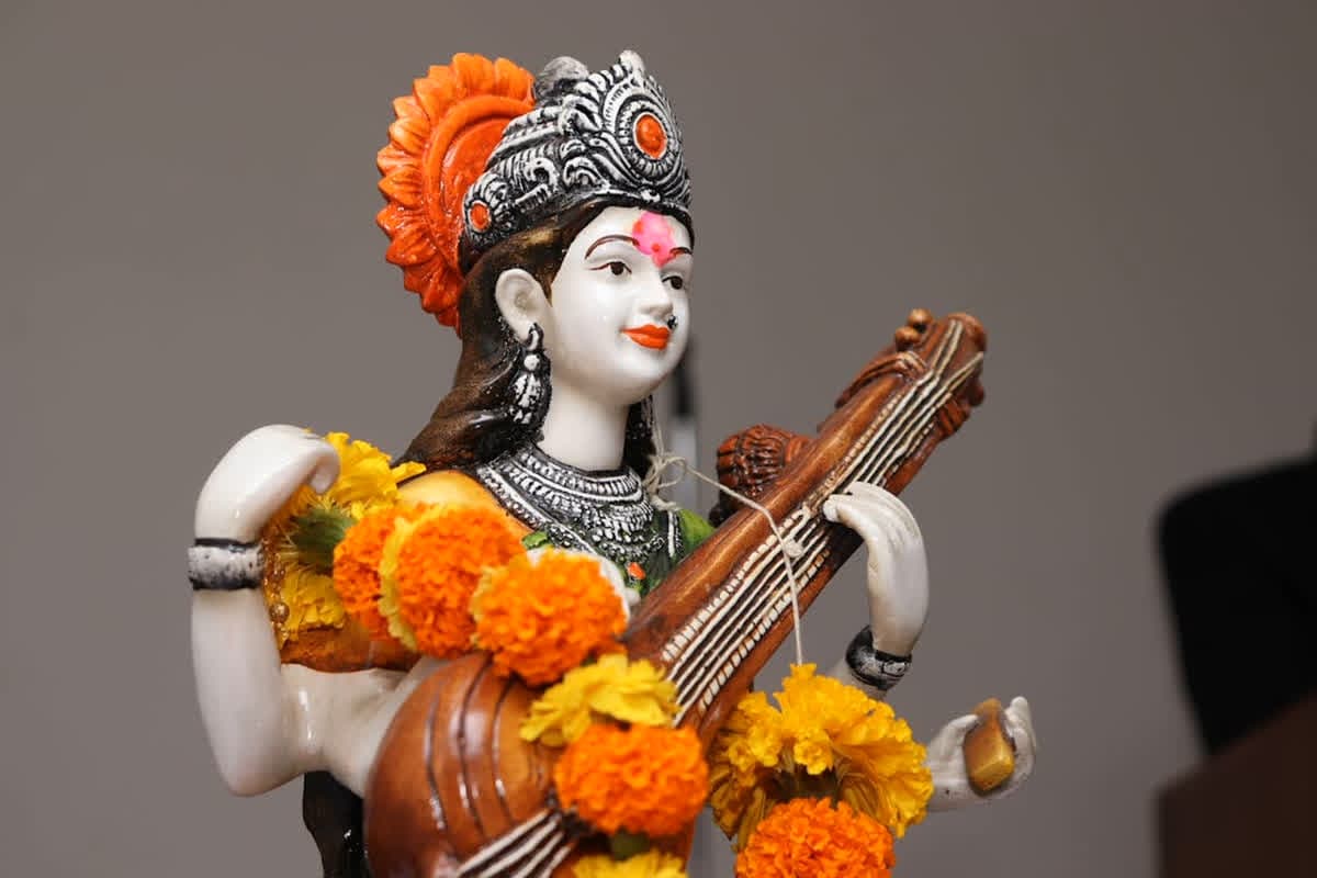 Basant Panchami 2025 : कब मनाई जाएगी बसंत पंचमी? इन चीजों के दान का है काफी महत्व, देखें शुभ मुहूर्त और पूजा विधि