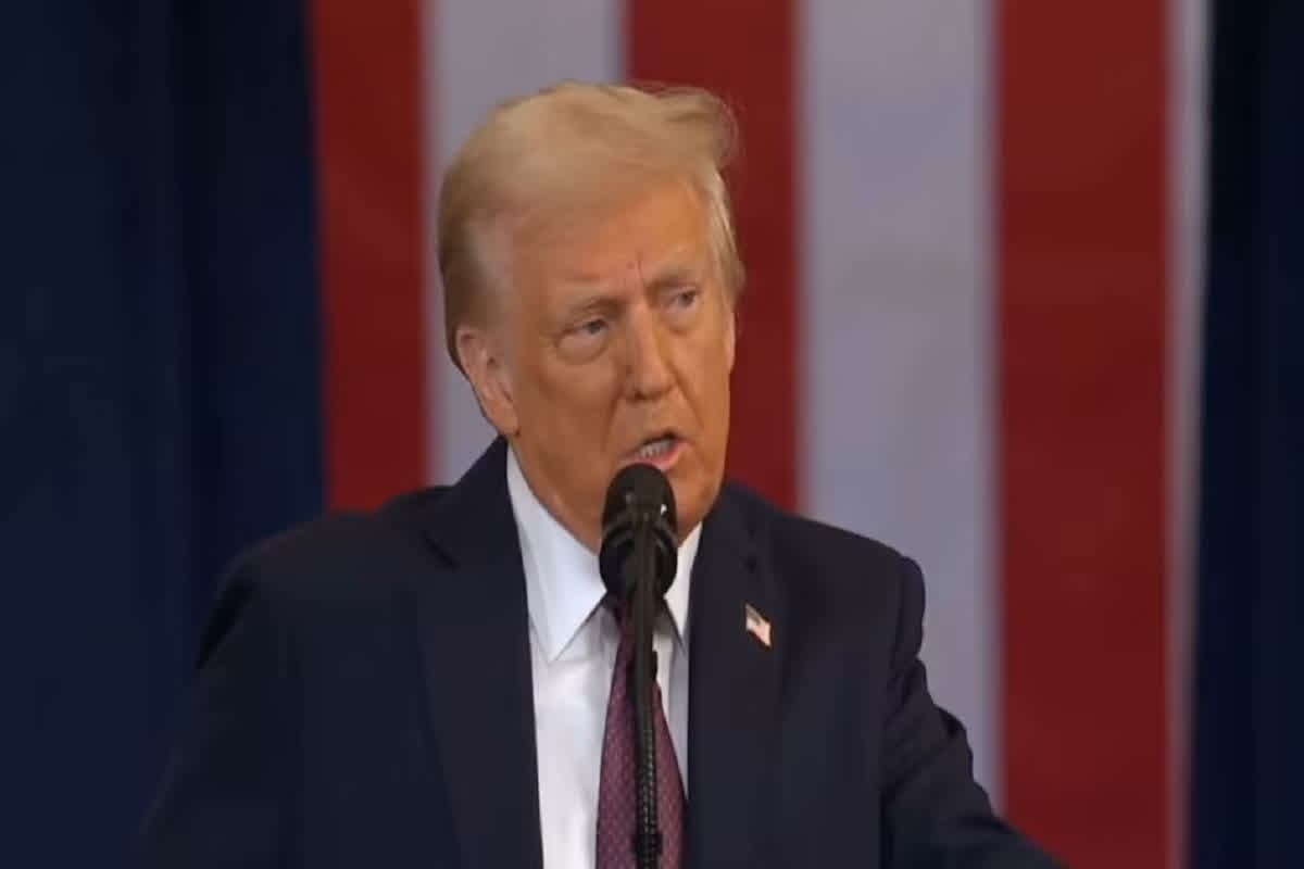Donald Trump on Tariffs: ‘वो लोग एक डील करने के लिए मरे जा रहे हैं’.. सत्ता का नशा और टैरिफ का पावर दिखाने वाले ट्रंप के बिगड़े बोल, कह दी ऐसी बात की आपका भी खौल उठेगा खून