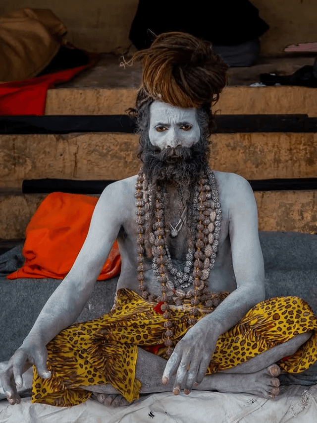 Maha Kumbh 2025: आखिर क्या होता है नागा साधुओं का यह हठ योग? जानें