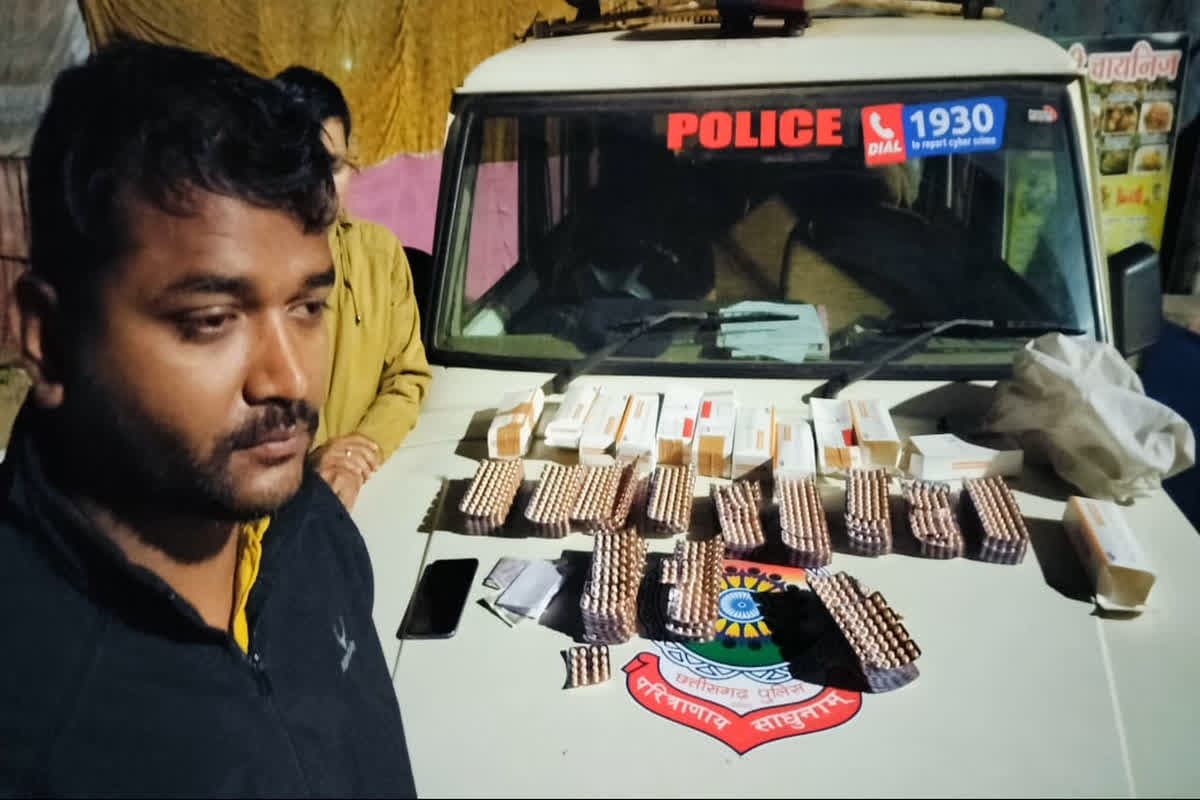 Durg Crime News: पुलिस की बड़ी कार्रवाई! शहर में घूम-घूमकर नशीली दवा बेचने वाला एक आरोपी को गिरफ्तार, 7200 टेबलेट जब्त