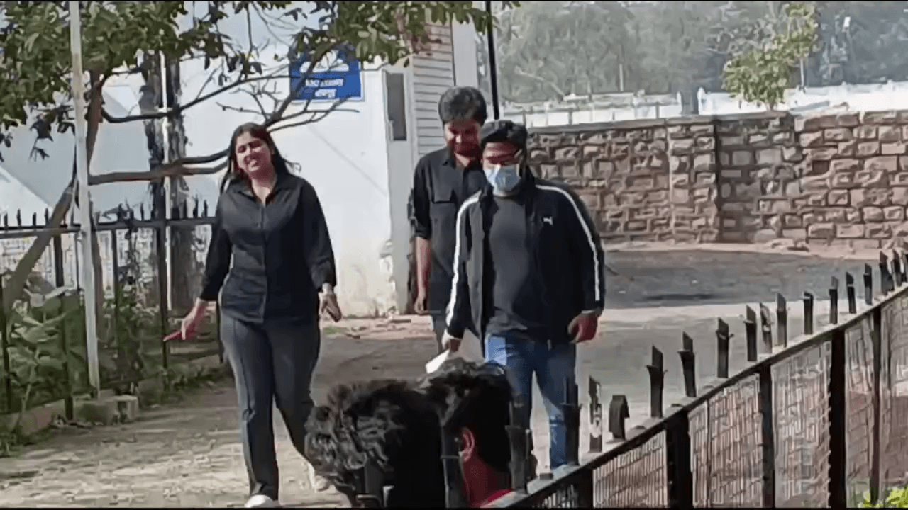 Dead body of newborn Nicham : सुबह मॉर्निंग वॉक पर निकले लोग यह देखकर रह गए दंग, बुलानी पड़ी मौके पर पुलिस