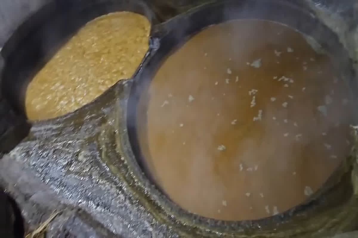 Adulteration in jaggery In kawardha : सावधान! छत्तीसगढ़ के गुड़ फैक्ट्रियों में मिलावट की खेल, कलर और वजन बढ़ाने किया जा रहा था लोगों के जान से खिलवाड़