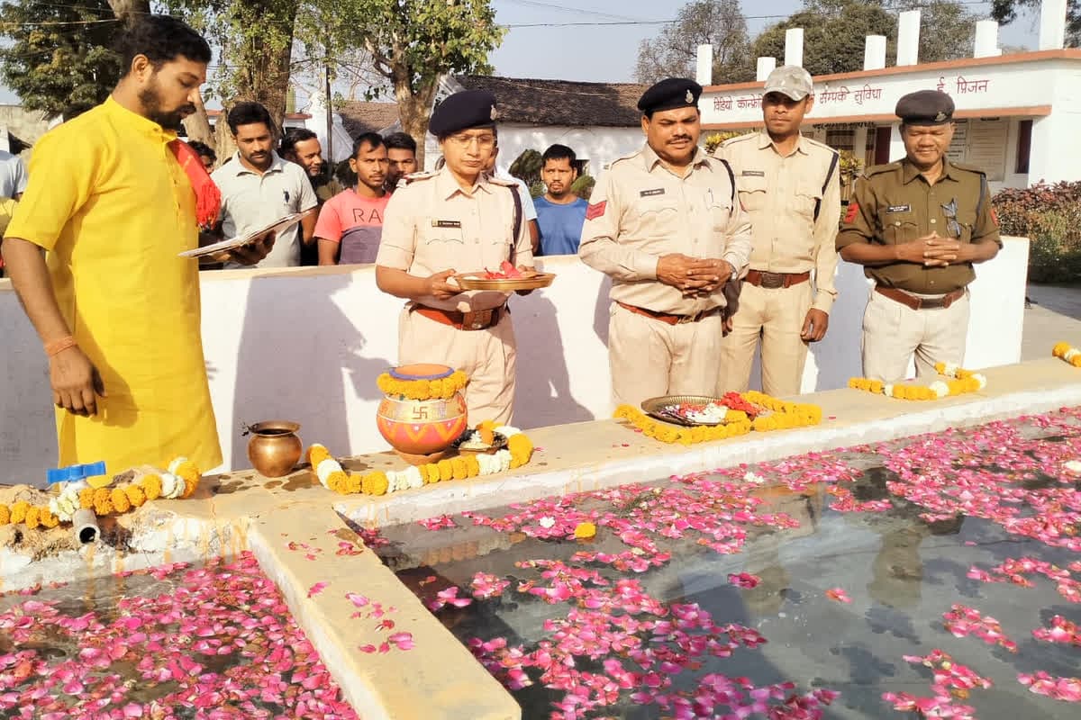 Prisoners Kumbh Snan In Jail: कैदियों को मिला गंगा जल स्नान का अवसर, प्रदेश की 5 सेंट्रल जेल, 20 जिला जेल और 8 सब-जेल में किया गया विशेष आयोजन