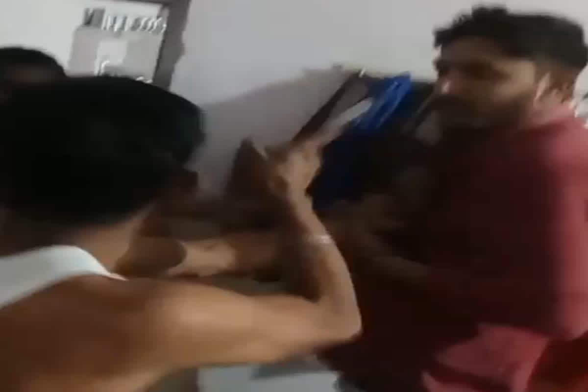 Chakubaji Ka Live Video : अपनी ही बहन की सुहाग का दुश्मन बना भाई, इस वजह से उठाया खौफनाक कदम, घटना का लाइव वीडियो आया सामने