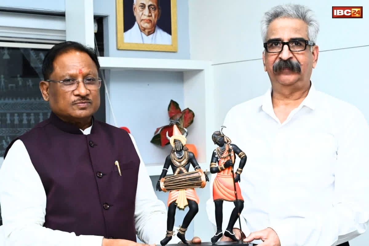 DGP Ashok Juneja Retirement: मुख्यमंत्री विष्णुदेव साय ने दी सेवानिवृत्त DGP अशोक जुनेजा को शुभकामनायें.. पूरे कार्यकाल को जमकर सराहा..