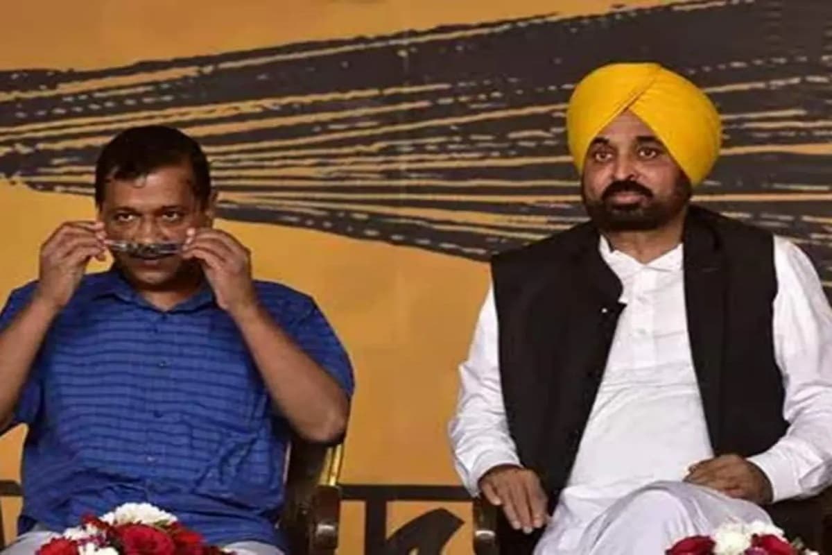 Punjab Politics: केजरीवाल को दिल्ली के बाद पंजाब में झटका! कांग्रेस में शामिल हो सकते हैं AAP के 32 विधायक, इस नेता ने किया दावा