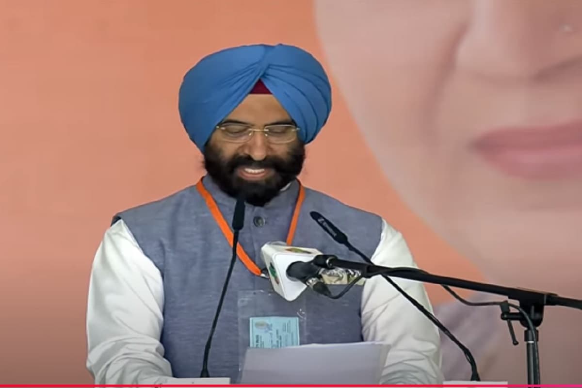 Delhi Govt Oath Ceremony: मनजिंदर सिंह सिरसा ने पंजाबी में ली मंत्री पद की शपथ, अकाली दल को छोड़कर ज्वाइन किया था भाजपा, इस सीट हैं विधायक
