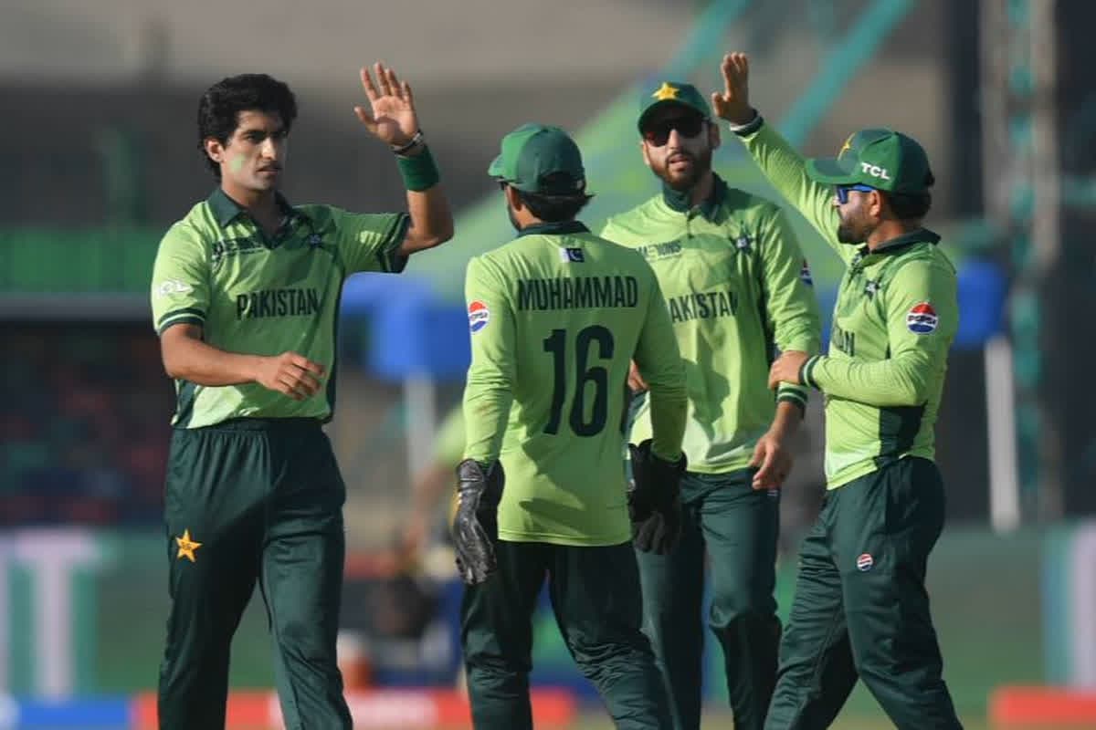 Action on Pakistan Team: भारत के खिलाफ मैच से पहले पाकिस्तानी टीम को लगा जोर का झटका, ICC ने लिया तगड़ा एक्शन