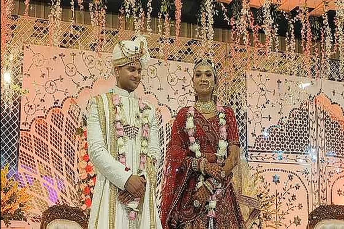 Poonam Gupta CRPF Wedding Video: राष्ट्रपति भवन में दुल्हन बनी प्रदेश की बेटी पूनम गुप्ता, पूरे रीति रिवाज के साथ लिए सात फेरे, जानिए कौन हैं पति